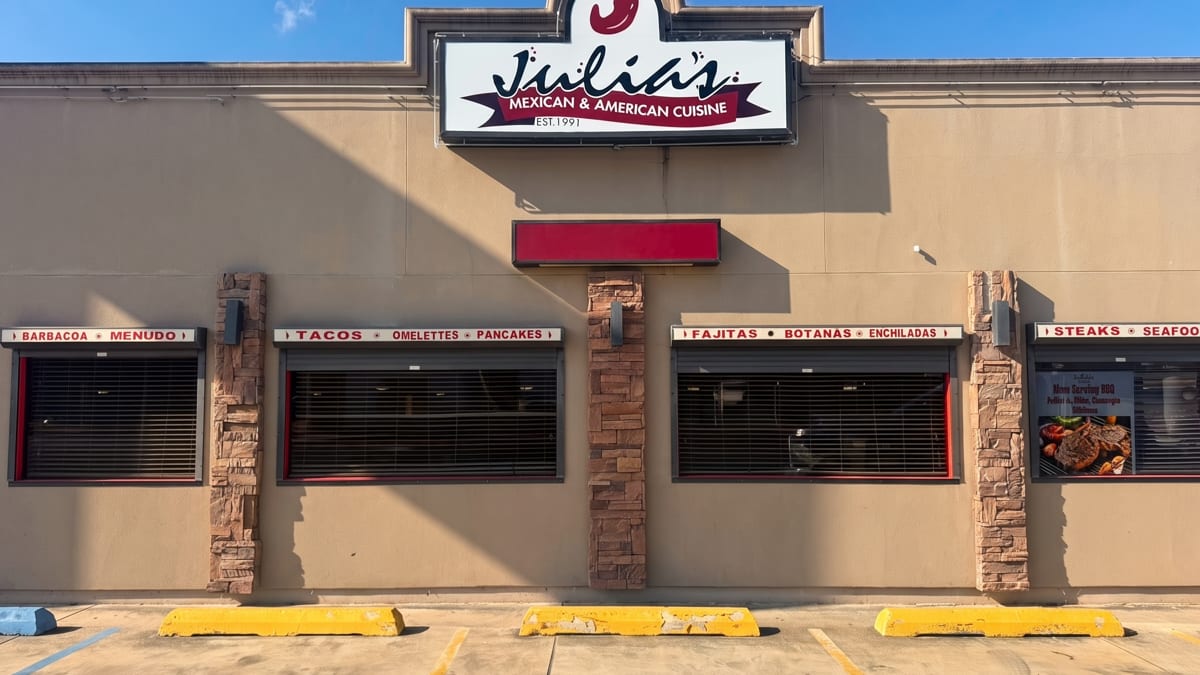 Welcome to Julia's Restaurant